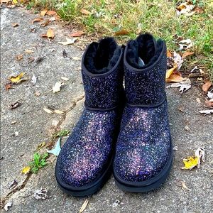 Ugg Women’s Mini Bow Cosmos Winter Boots